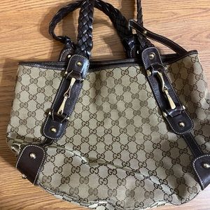 Gucci GG Supreme Pelham Shoulder Bag Brown